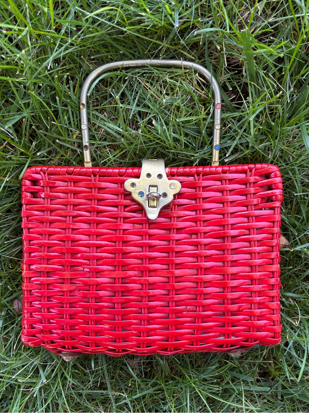 Vintage Red Woven wicker basket kiss lock Metal Top-Handle Women’s Bag